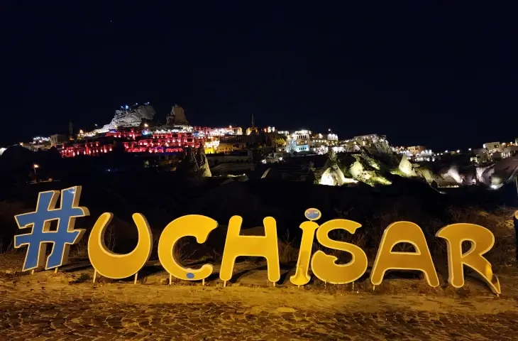 Uçhisar gece görünümü ve Uçhisar fotoğraf alanı